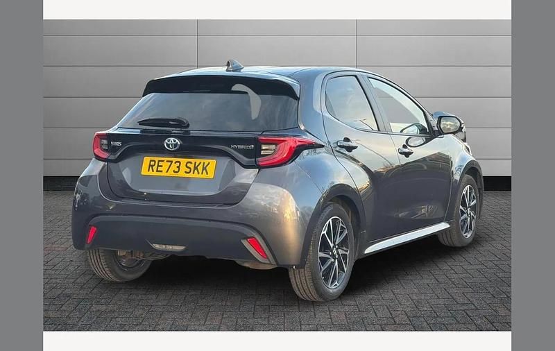 Used Toyota Yaris Hybrid Design 116 HP (85 kW) 2023 Grey Hatchback