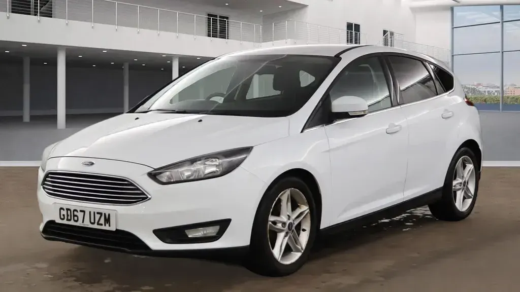 Begagnad Ford Focus Zetec 125 HK (91 kW) 2018 Vit Halvkombi