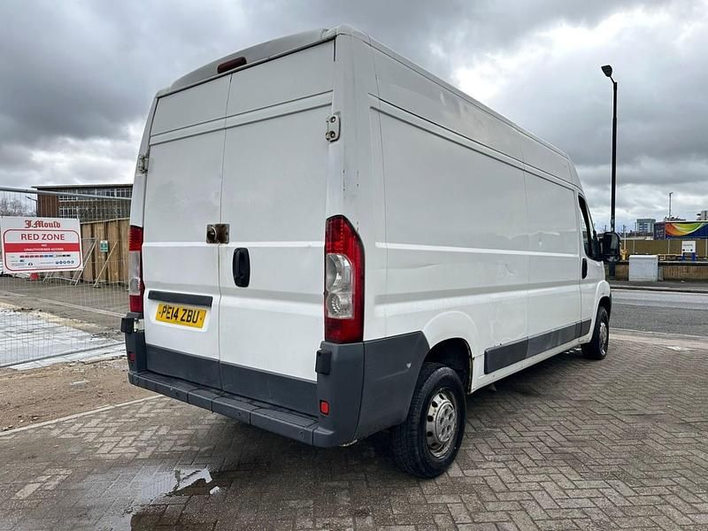 Used Citroën Relay 130 HP (95 kW) 2014 White Van