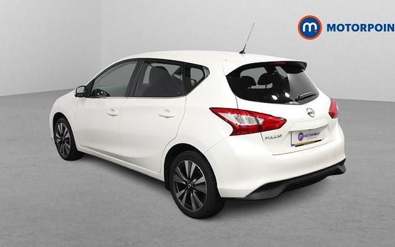 Used Nissan Pulsar Tekna 116 HP (85 kW) 2017 White Hatchback