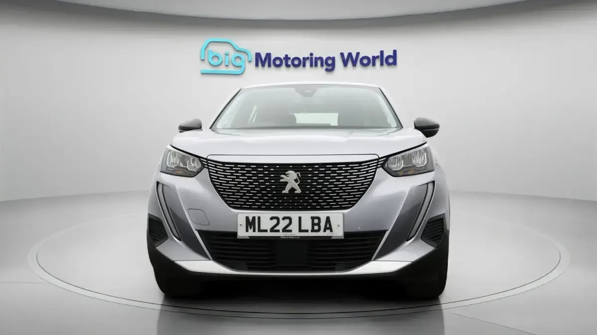 Used Peugeot e-2008 Active Premium 98 kW (134 HP) 2022 Grey SUV