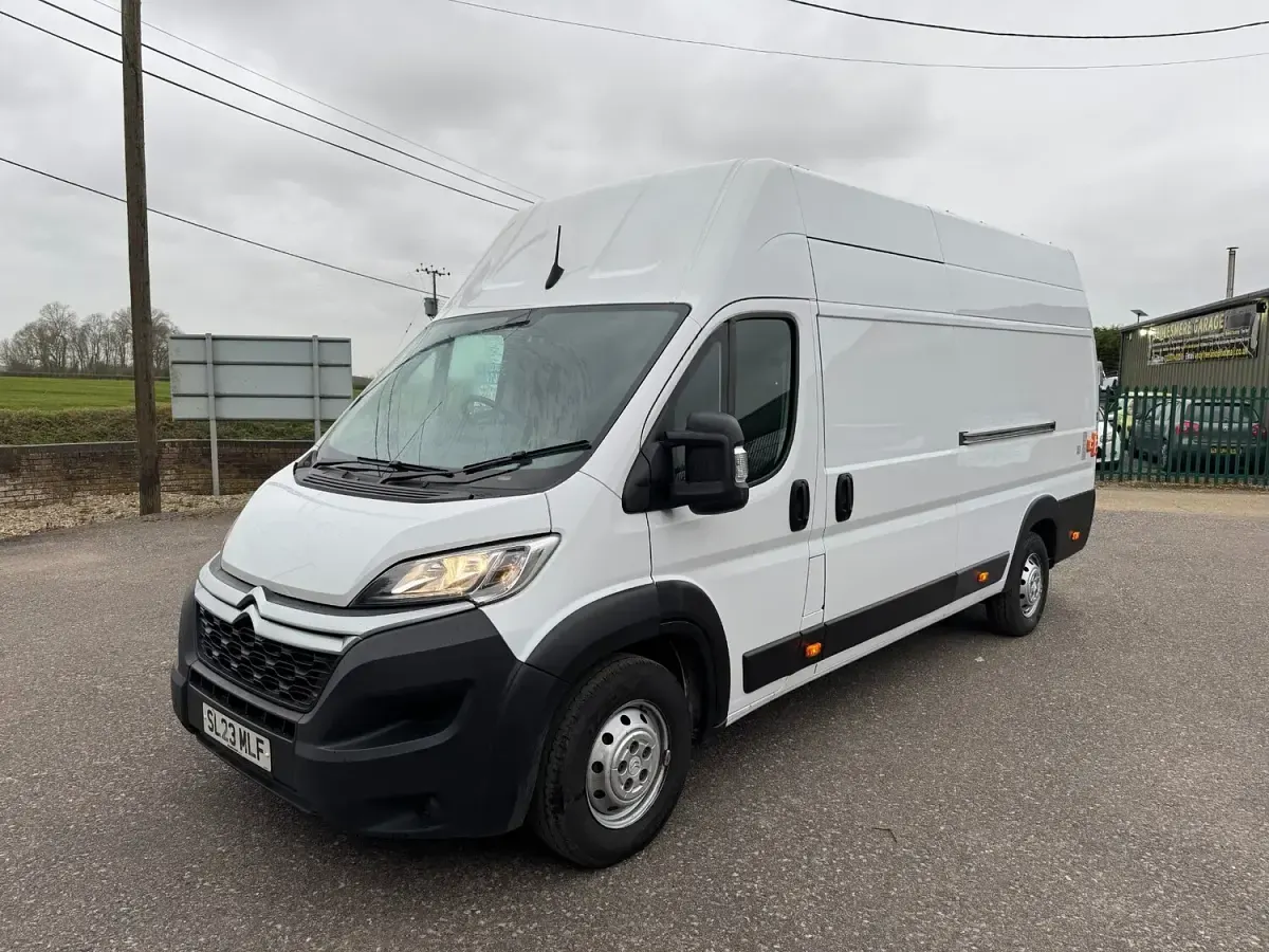 Used Citroën Relay 140 HP (102 kW) 2023 White Van