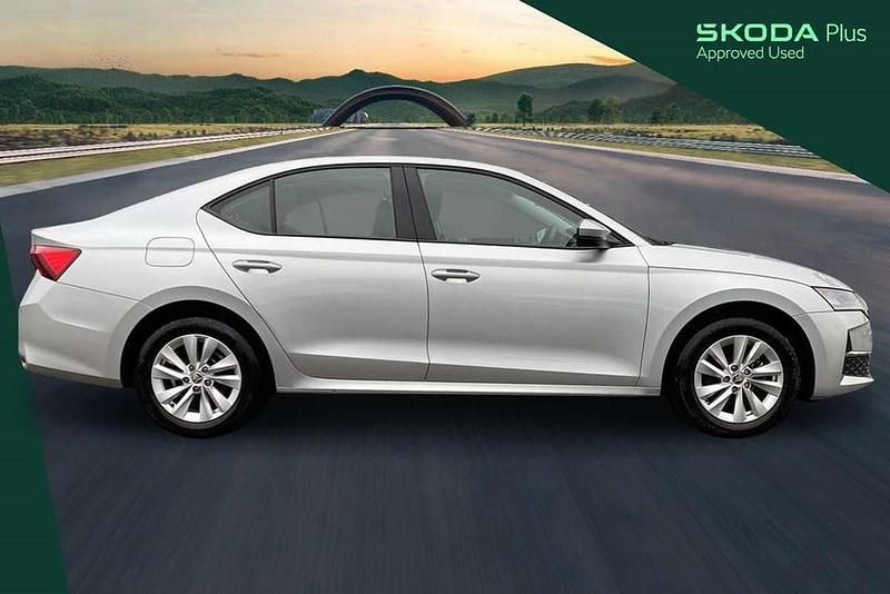 Used Skoda Octavia SE Technology 116 HP (85 kW) 2024 Brilliant silver metallic Hatchback