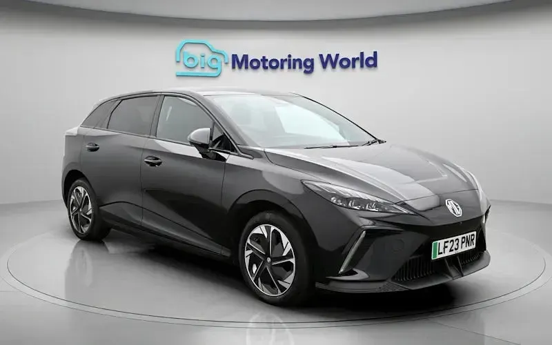 Begagnad MG MG4 EV Trophy 150 kW (204 HK) 2025 Halvkombi