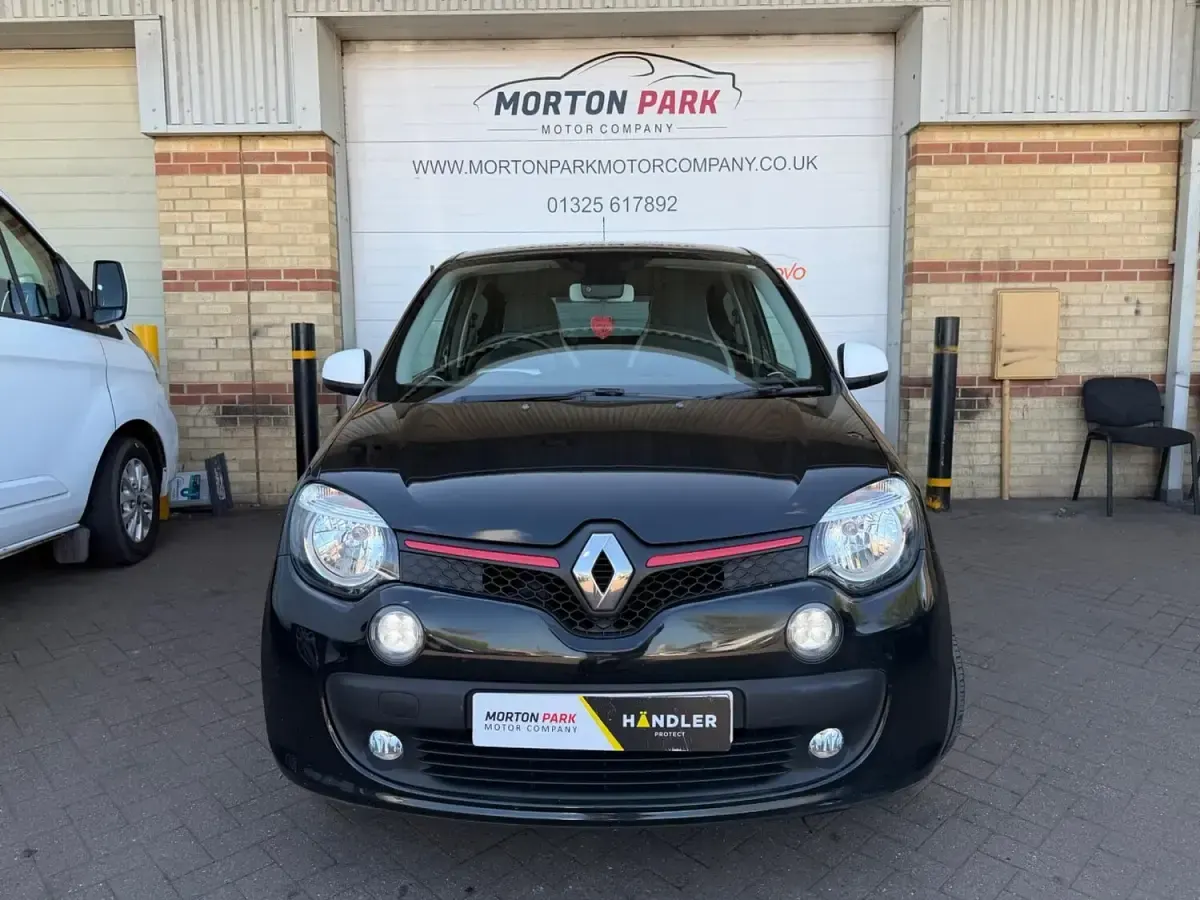 Used Renault Twingo Dynamique 70 HP (51 kW) 2015 Black Hatchback