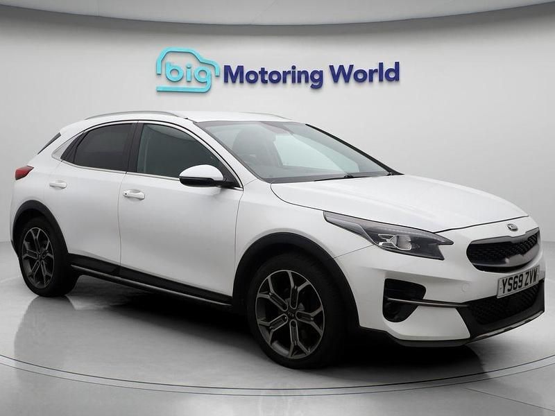 White Used 2019 Kia XCeed SUV | £10,900 (Fair price) - Image 1/4