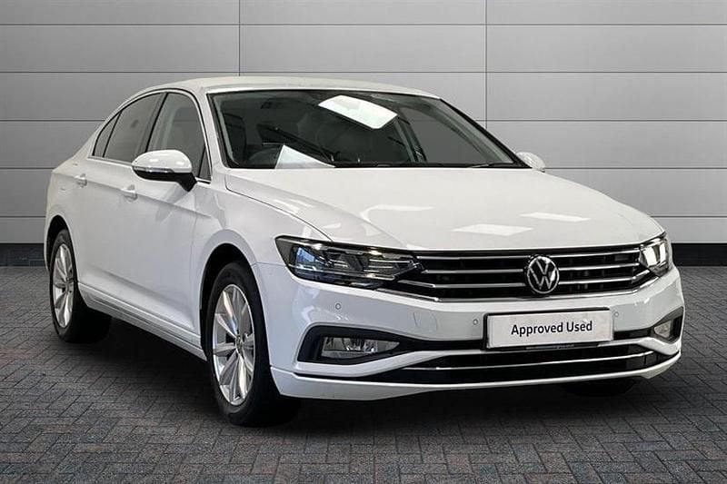White Used 2022 VW Passat SEL Sedan | £17,290 (Fair price) - Image 1/4