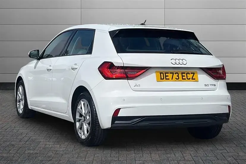 Usado Audi A1 Sport 110 CV (80 kW) 2023 Blanco SUV