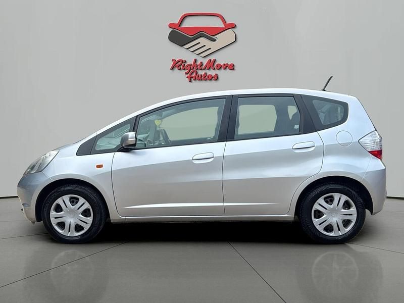 Second-hand Honda Jazz S 90 CP (66 kW) 2010 Argintiu Hatchback