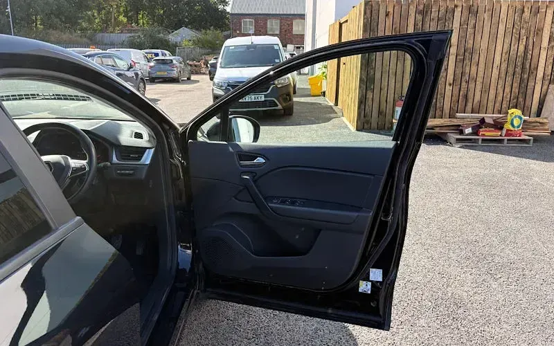 Used Renault Captur Evolution 91 HP (66 kW) 2022 Black SUV