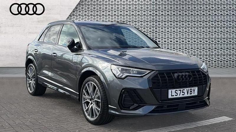 Begagnad Audi Q3 Black Edition 150 HK (110 kW) 2025 Grå SUV