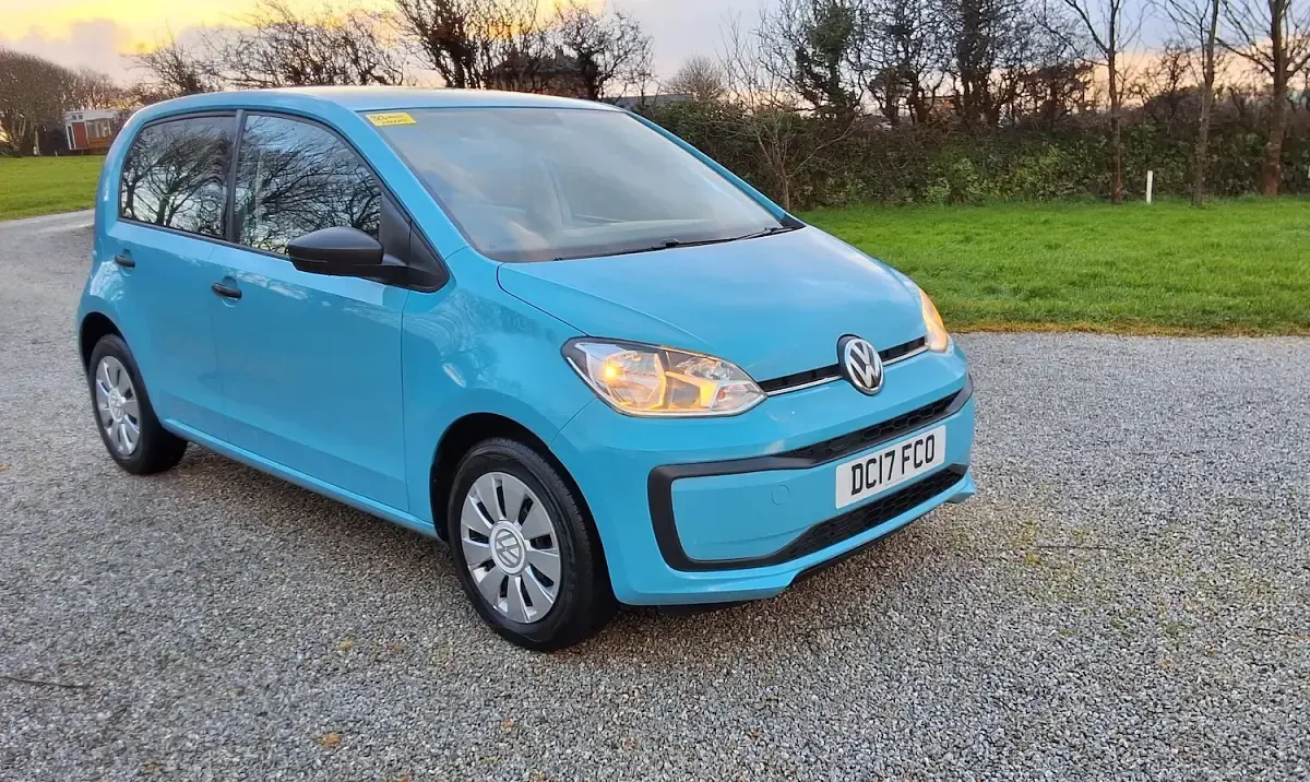 Used VW up! take up! 60 HP (44 kW) 2017 Blue Hatchback