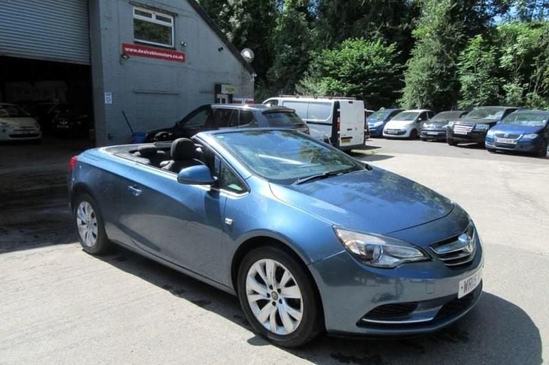Used Vauxhall Cascada 165 HP (121 kW) 2015 Blue Cabriolet