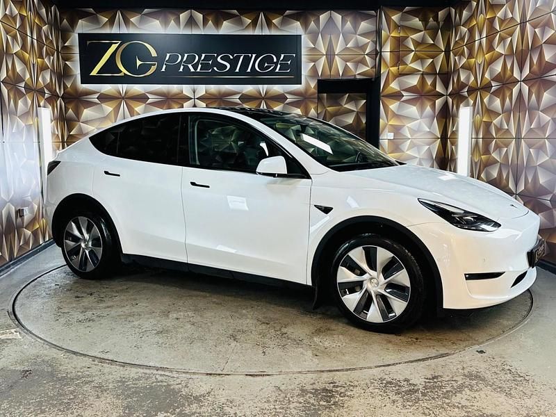 White Used 2022 Tesla Model Y Long Range AWD SUV | £23,495 (Fair price) - Image 1/4