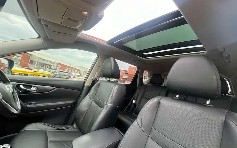 Used Nissan X-Trail Tekna 131 HP (96 kW) 2017 Orange SUV