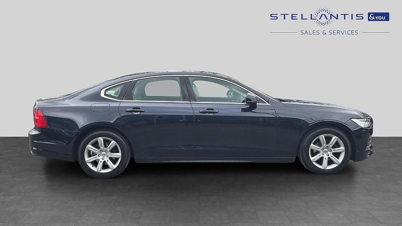 Used Volvo S90 Momentum 187 HP (137 kW) 2018 Blue Sedan