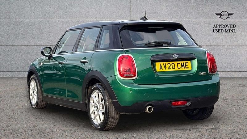 Used Mini Cooper Classic 134 HP (98 kW) 2020 Green Hatchback