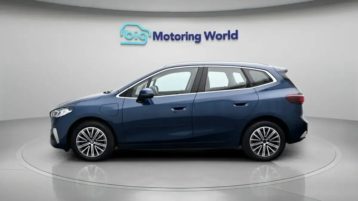 Used BMW 225 Luxury Line 2023 Blue Hatchback