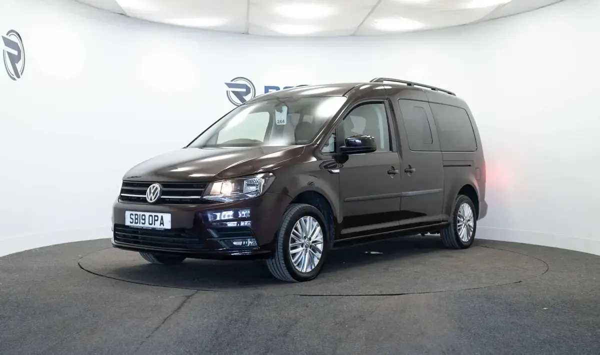Used VW Caddy Maxi Life 2019 Mauve/purple MPV