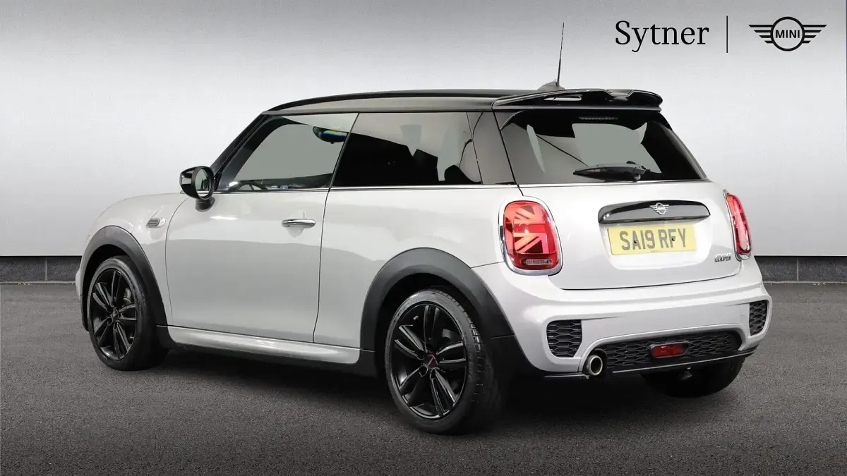 Used Mini Cooper Hatch 134 HP (98 kW) 2019 Silver Hatchback
