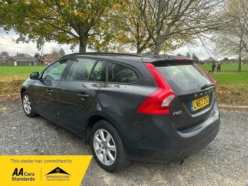 Used Volvo V60 Business Edition 180 HP (132 kW) 2013 Grey Estate