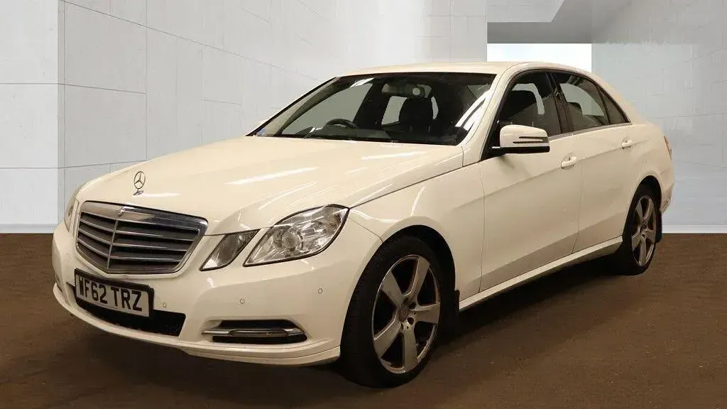 Used Mercedes E220 SE 2012 White Sedan
