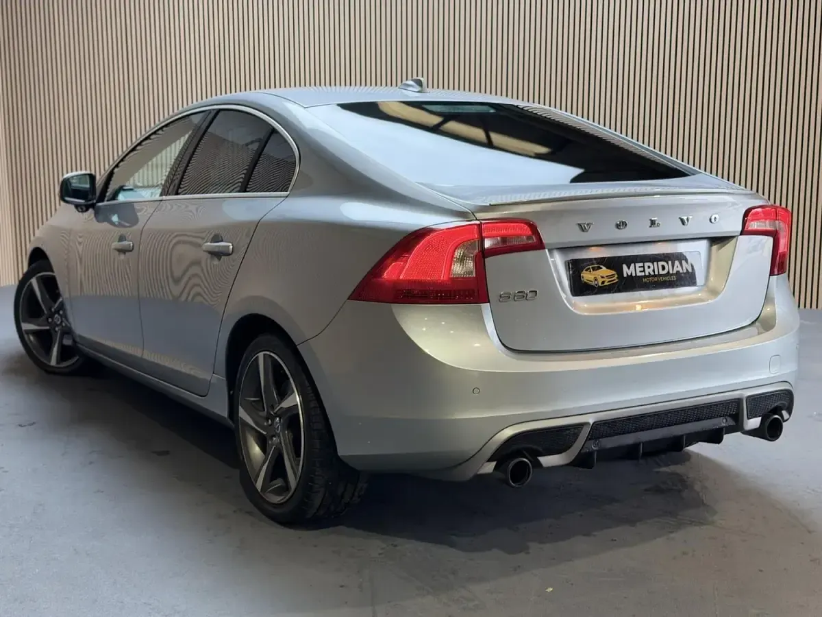 Used Volvo S60 R-Design 180 HP (132 kW) 2012 Sedan