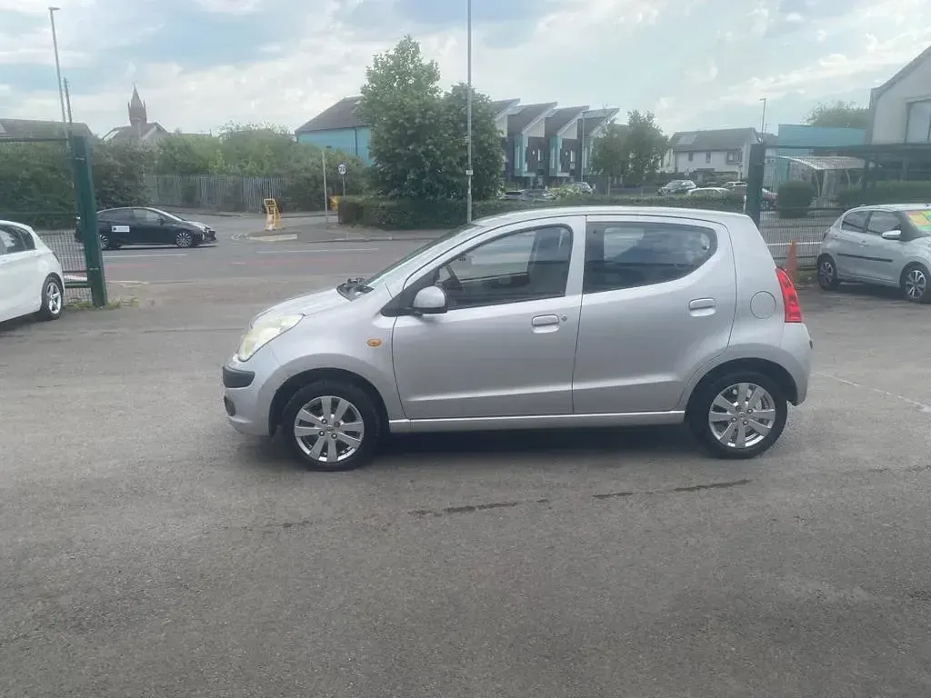 Used Nissan Pixo N-TEC 68 HP (50 kW) 2011 Silver Hatchback