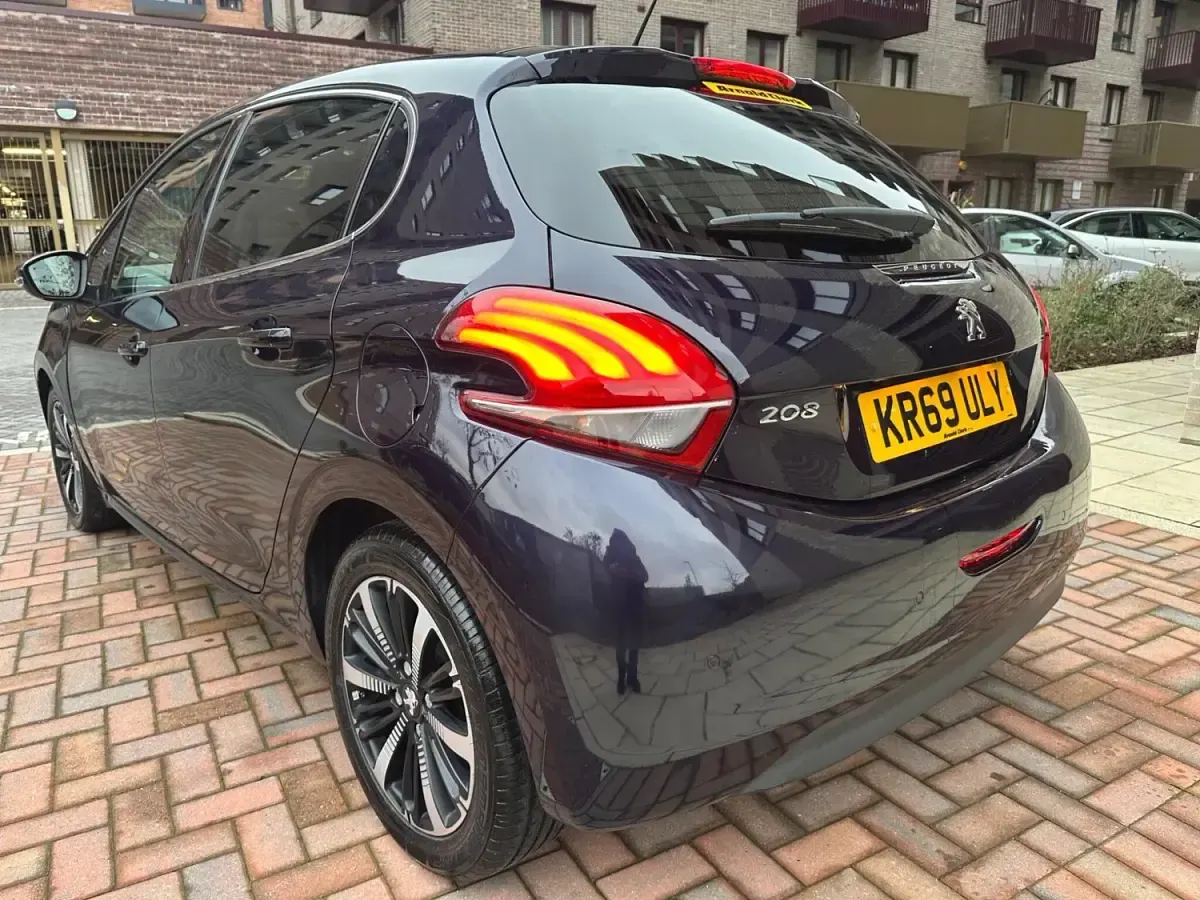 Begagnad Peugeot 208 S 2019 Blå Halvkombi