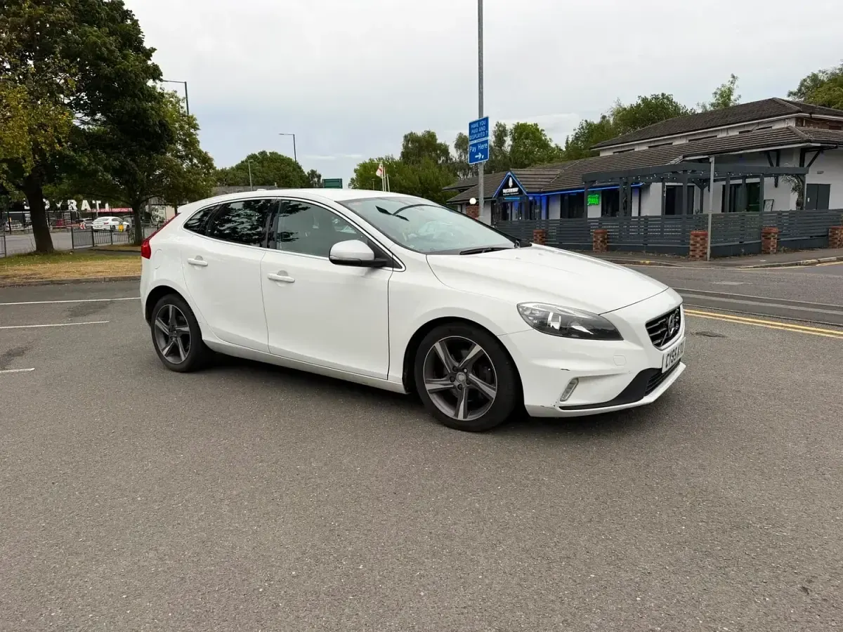 Used Volvo V40 R-Design 2015 White Hatchback