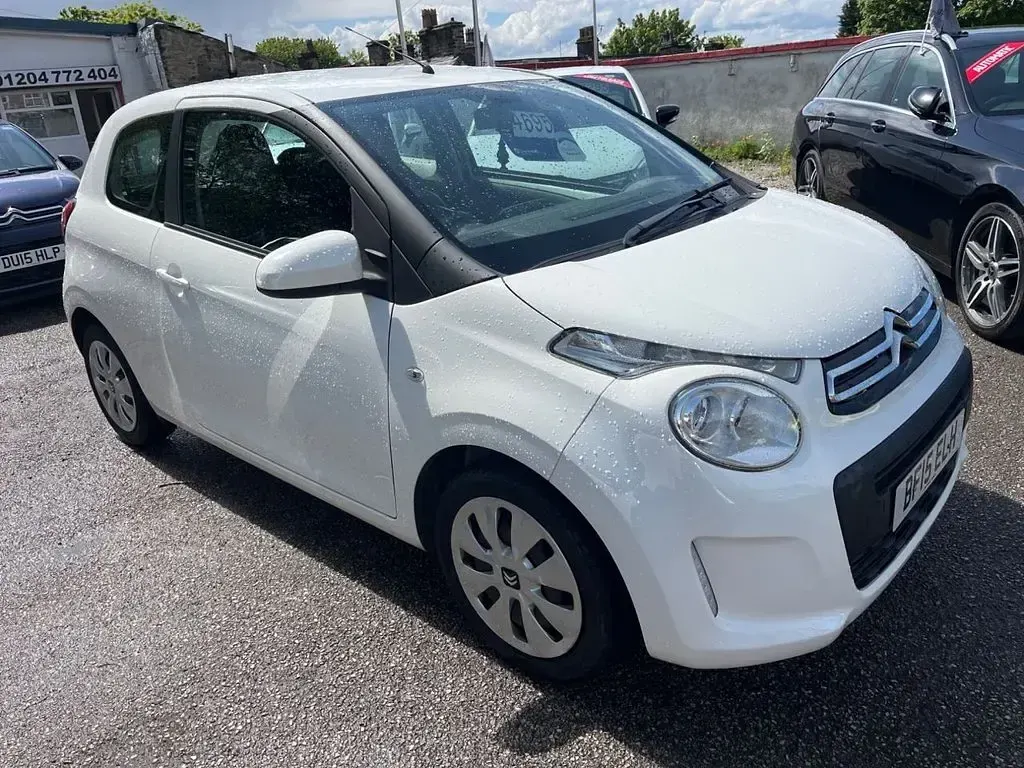 Used Citroën C1 Feel 68 HP (50 kW) 2015 White Hatchback