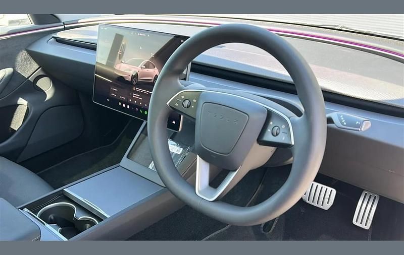 Używany Tesla Model 3 Performance 461 kW (627 KM) 2025 Biały Sedan/Limuzyna