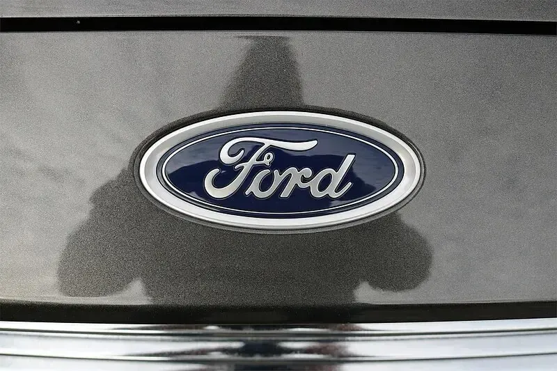 Used Ford Mondeo Style 150 HP (110 kW) 2015 Grey Hatchback