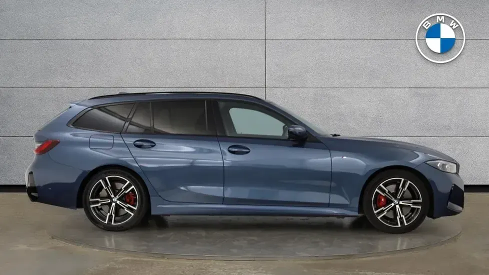 Used BMW 320 M Sport 181 HP (133 kW) 2025 Blue Estate
