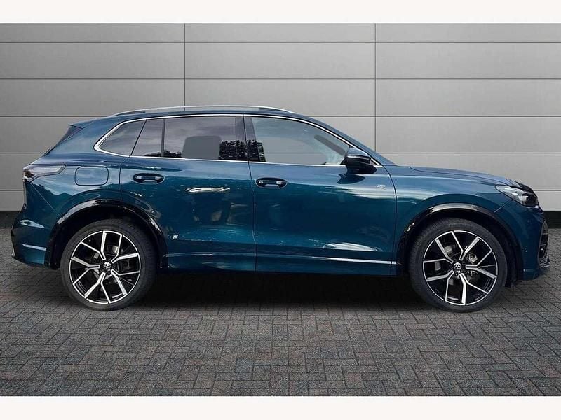 Used VW Tiguan R-line 150 HP (110 kW) 2024 Blue SUV