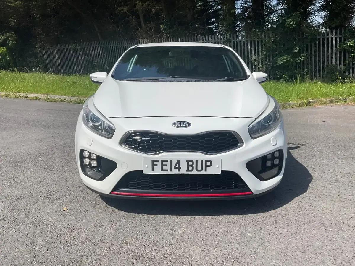 Used Kia ProCeed GT 2014 White Hatchback
