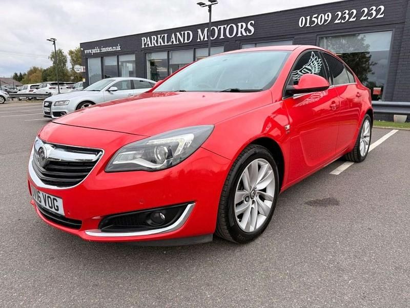Used Vauxhall Insignia SRi 140 HP (102 kW) 2016 Red Hatchback