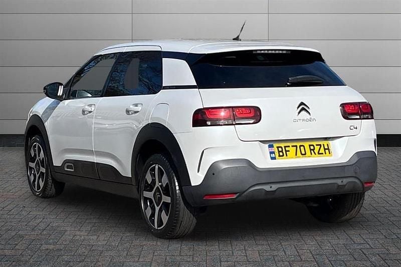 Used Citroën C4 Cactus Flair 110 HP (80 kW) 2020 Pearl white Hatchback