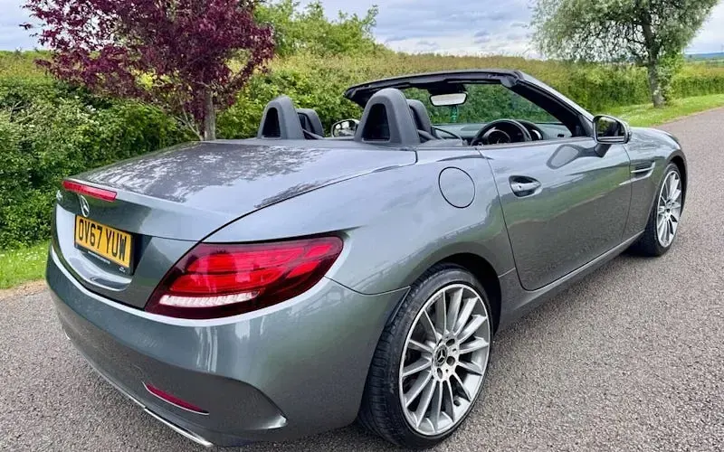 Usado Mercedes SLC300 AMG line 245 HP (180 kW) 2019 Cabrios