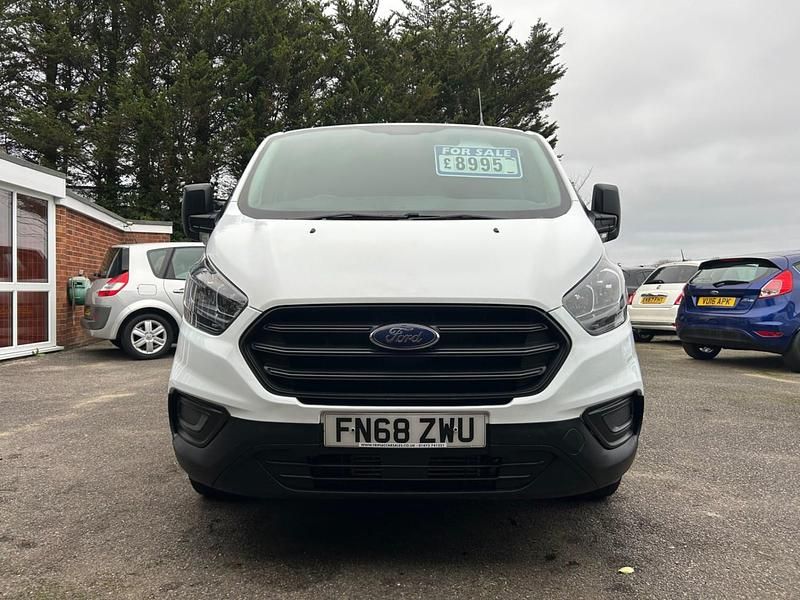 Used Ford Transit Custom 105 HP (77 kW) 2018 White Van