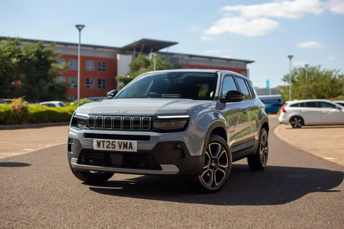 Used Jeep Avenger Summit 100 HP (73 kW) 2025 Grey SUV