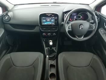 Used Renault Clio IV Dynamique 90 HP (66 kW) 2017 Red Hatchback