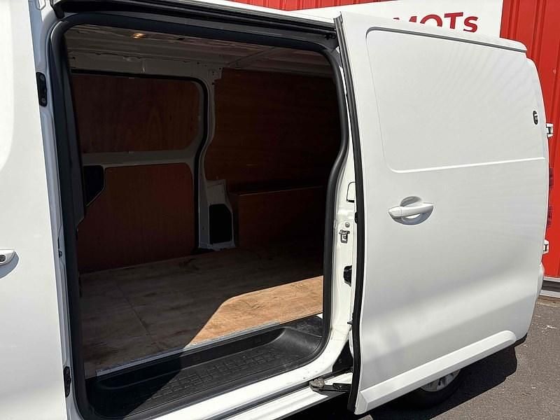 Used Vauxhall Vivaro Sportive 2021 White MPV