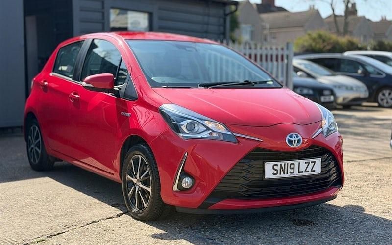 Used Toyota Yaris Hybrid 101 HP (74 kW) 2019 Hatchback
