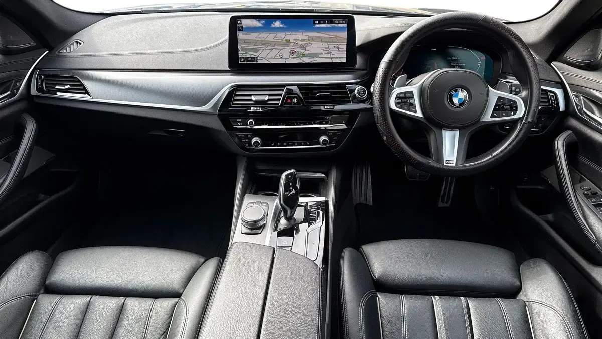 Used BMW 520 M Sport 187 HP (137 kW) 2021 Blue Estate