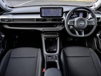 New Jeep Avenger Summit 100 HP (73 kW) 2025 Bicolour solid  snow white with volcano roof SUV