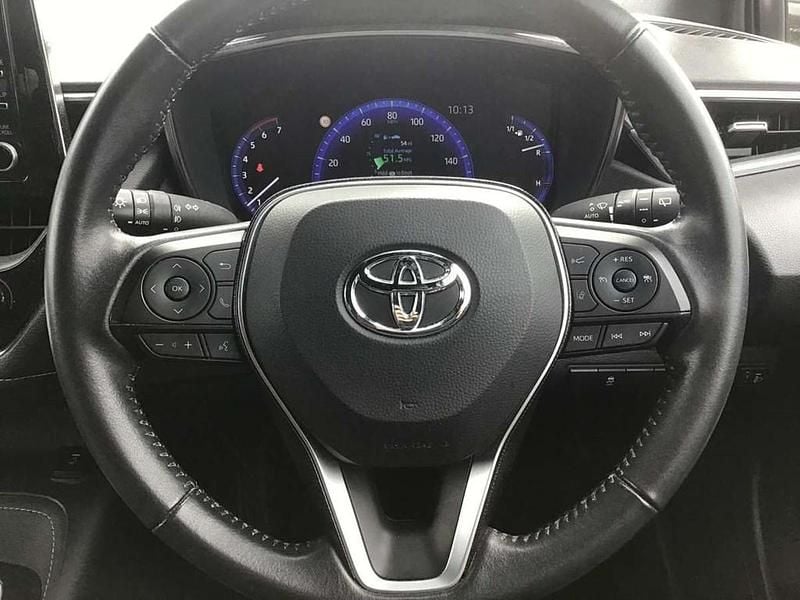 Used Toyota Corolla Design 122 HP (89 kW) 2021 Silver Estate