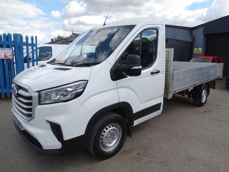 Usado Maxus V90 147 HP (108 kW) 2024 Branco Van