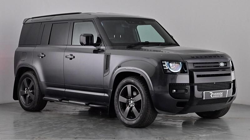 Used Land Rover Defender SE 249 HP (183 kW) 2023 Carpathian grey SUV