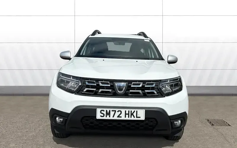 Used Dacia Duster Comfort 90 HP (66 kW) 2022 White SUV